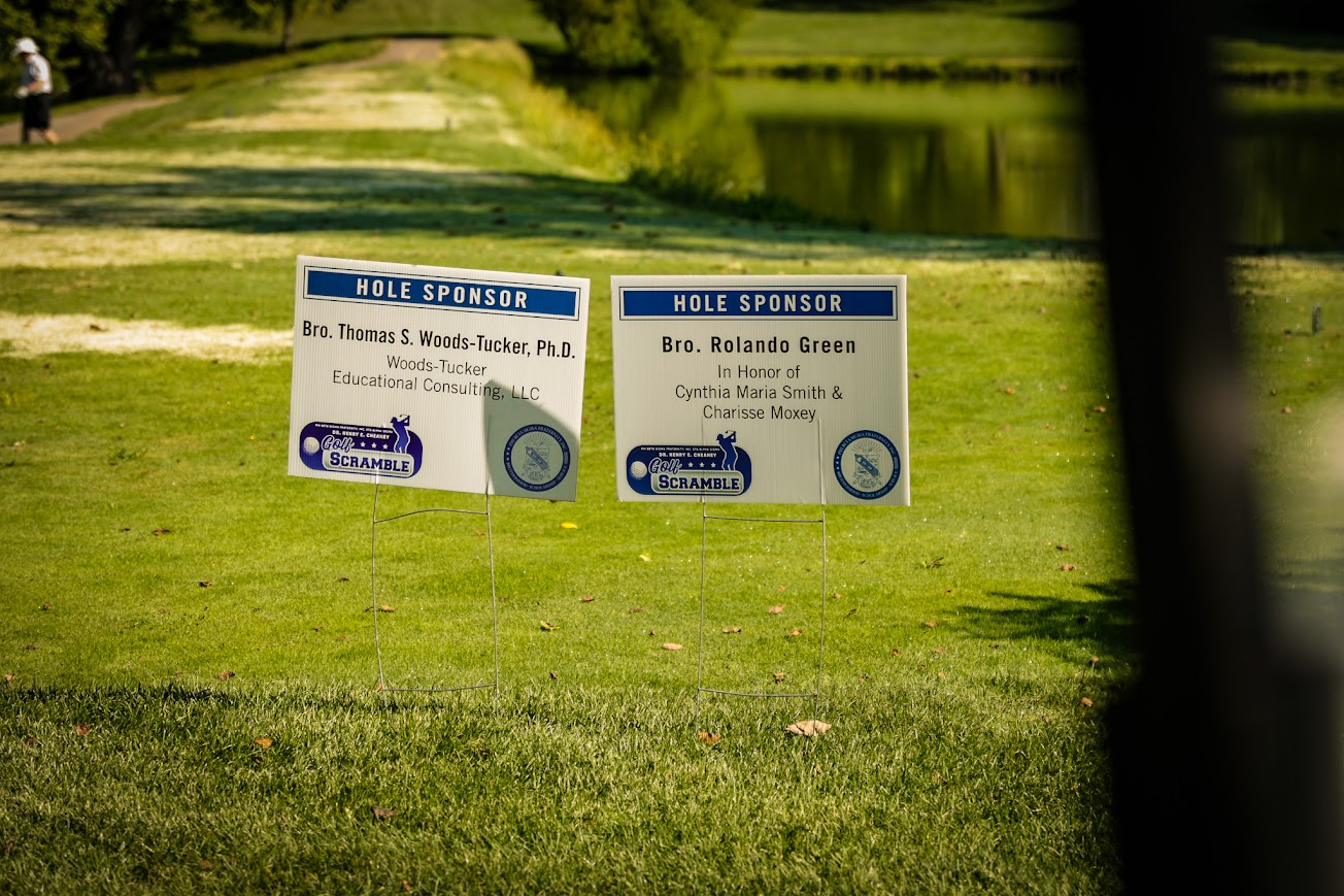 Additional hole sponsor signs along the fairway
